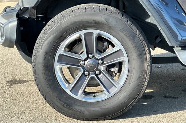 Used 2019 Jeep Wrangler Unlimited Sahara image 30