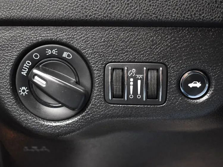 Used 2022 Dodge Charger SXT RWD image 21