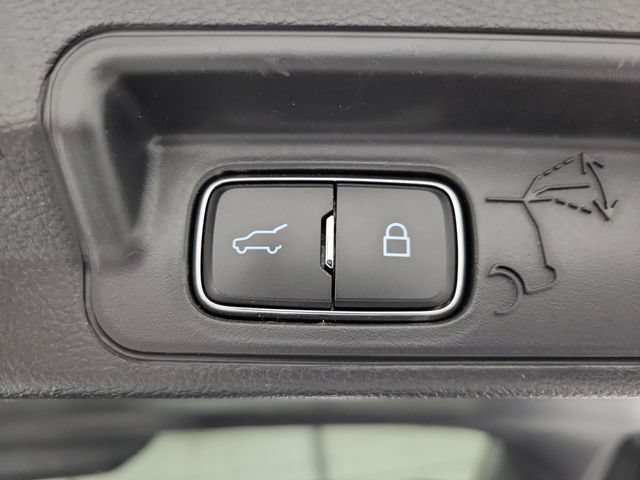 Used 2025 Ford Explorer ST-Line w/ ST-Line Street Pack AWD/4WD image 9