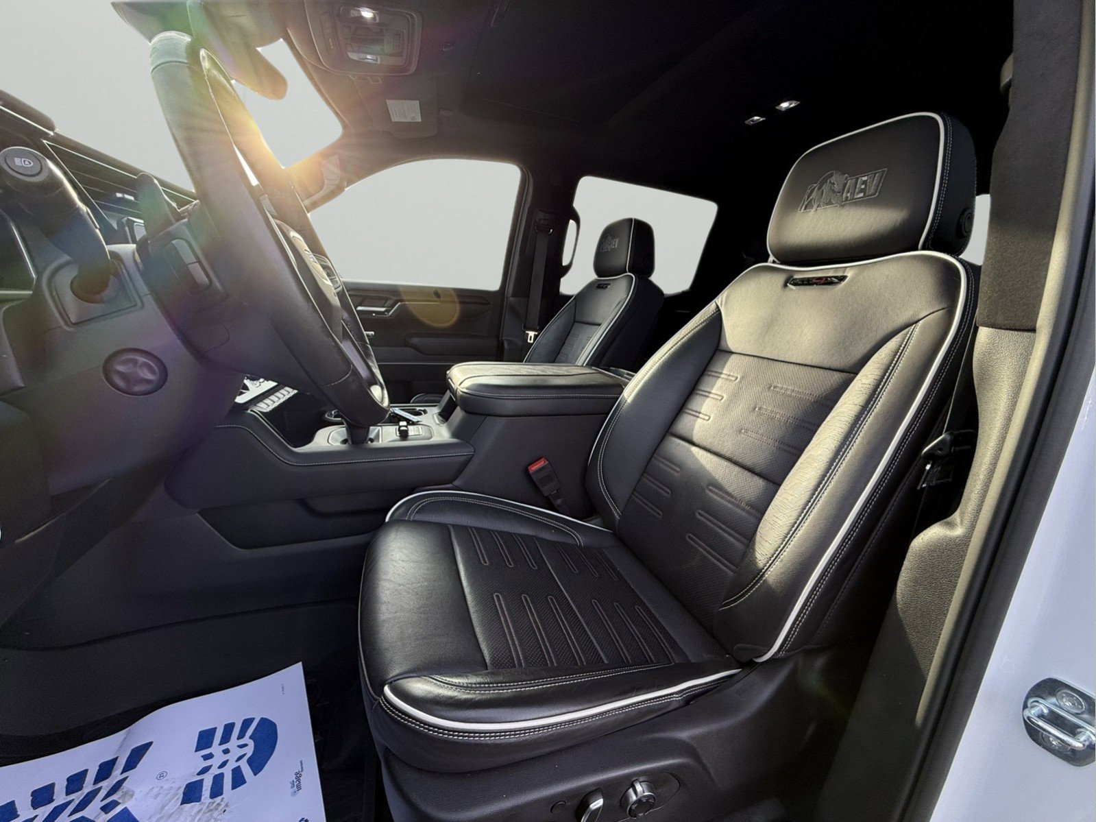 Used 2023 GMC Sierra 1500 AT4X w/ AT4X AEV Edition image 4