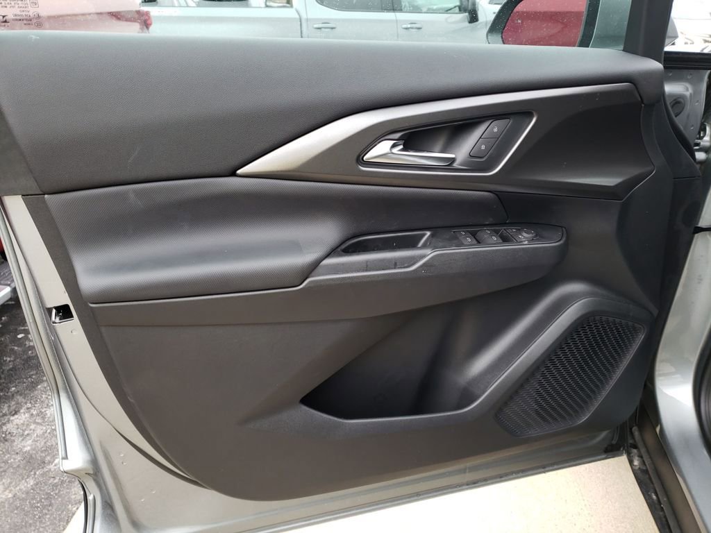 New 2026 Chevrolet Equinox EV LT image 10