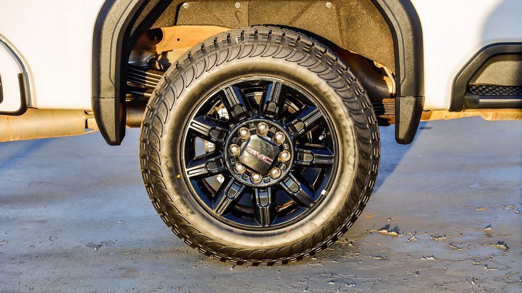 Used 2025 GMC Sierra 2500 AT4 image 12