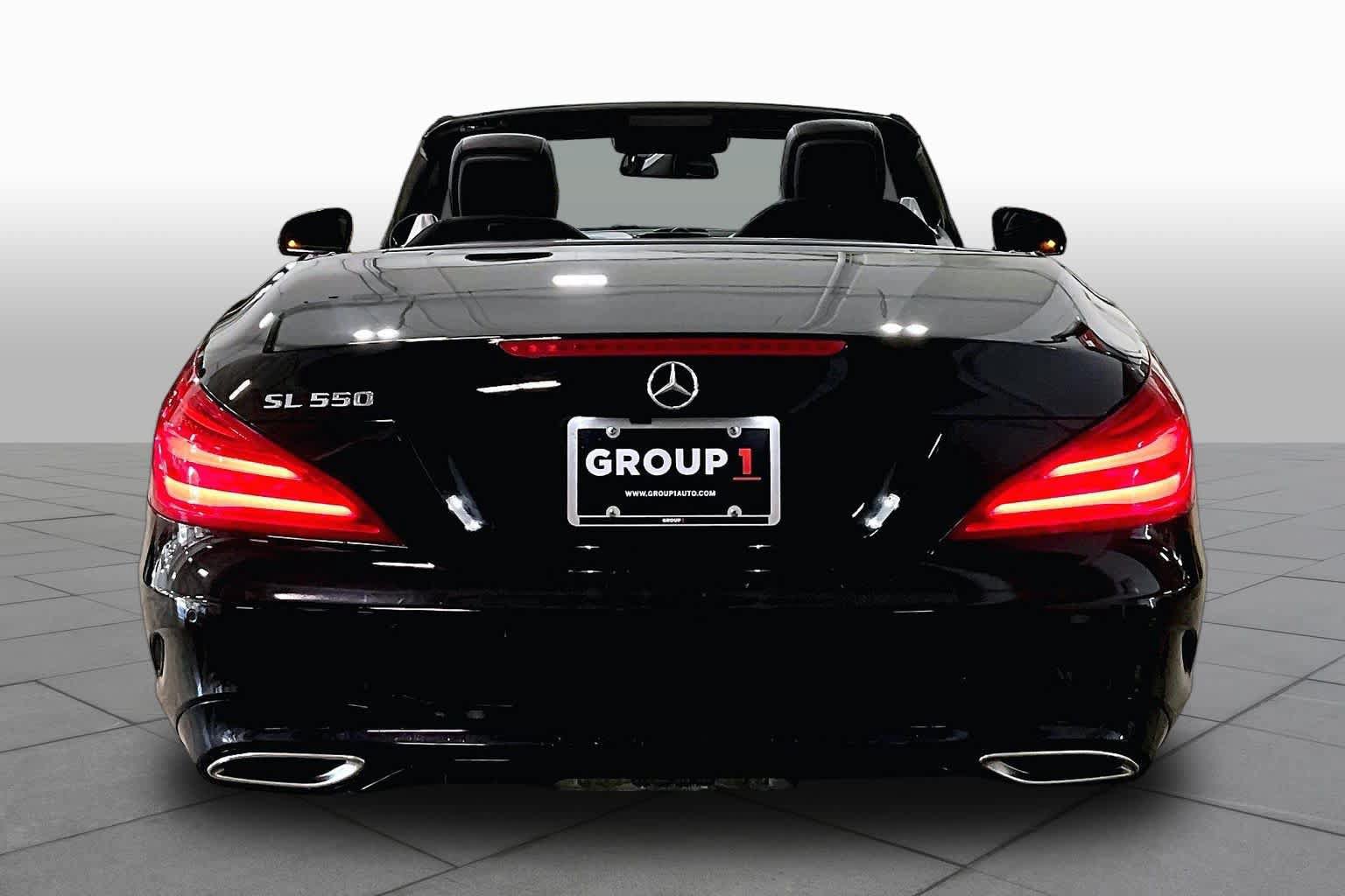 Used 2018 Mercedes-Benz SL 550 image 4