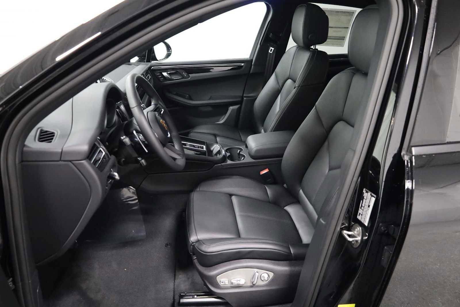 New 2026 Porsche Macan image 5