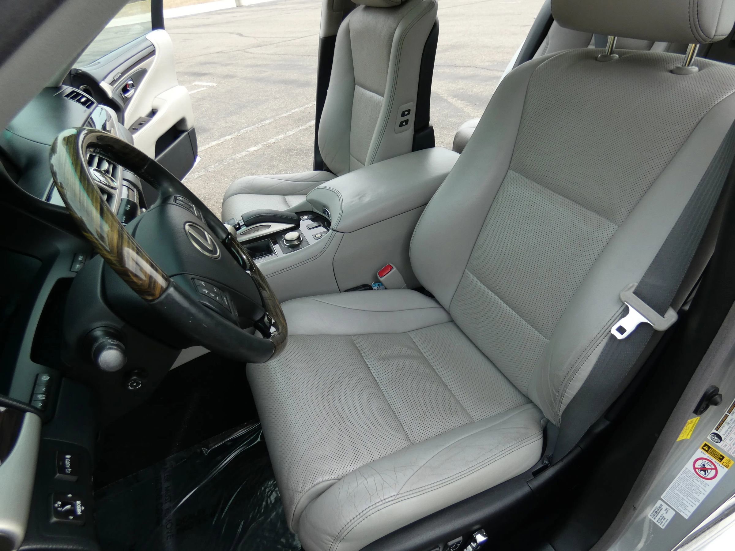 Used 2016 Lexus LS 460 w/ Comfort Package image 71