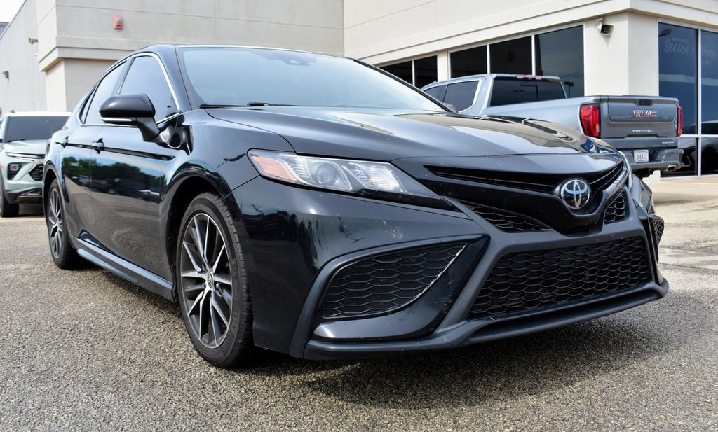 Used 2023 Toyota Camry SE FWD image 7