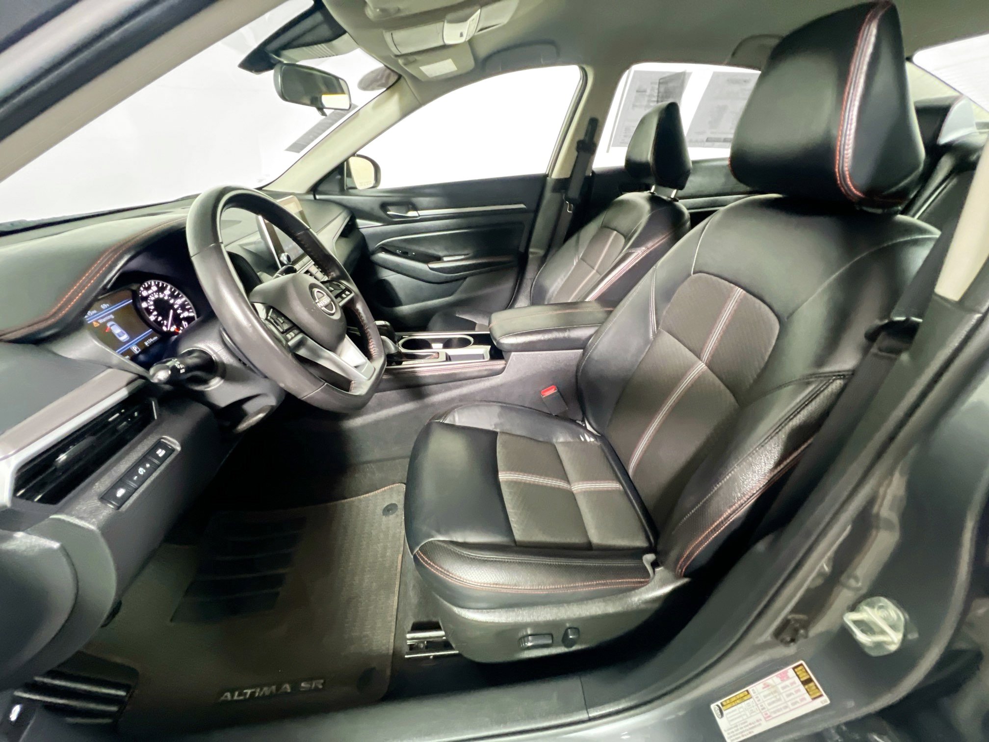 Used 2024 Nissan Altima 2.5 SR image 14