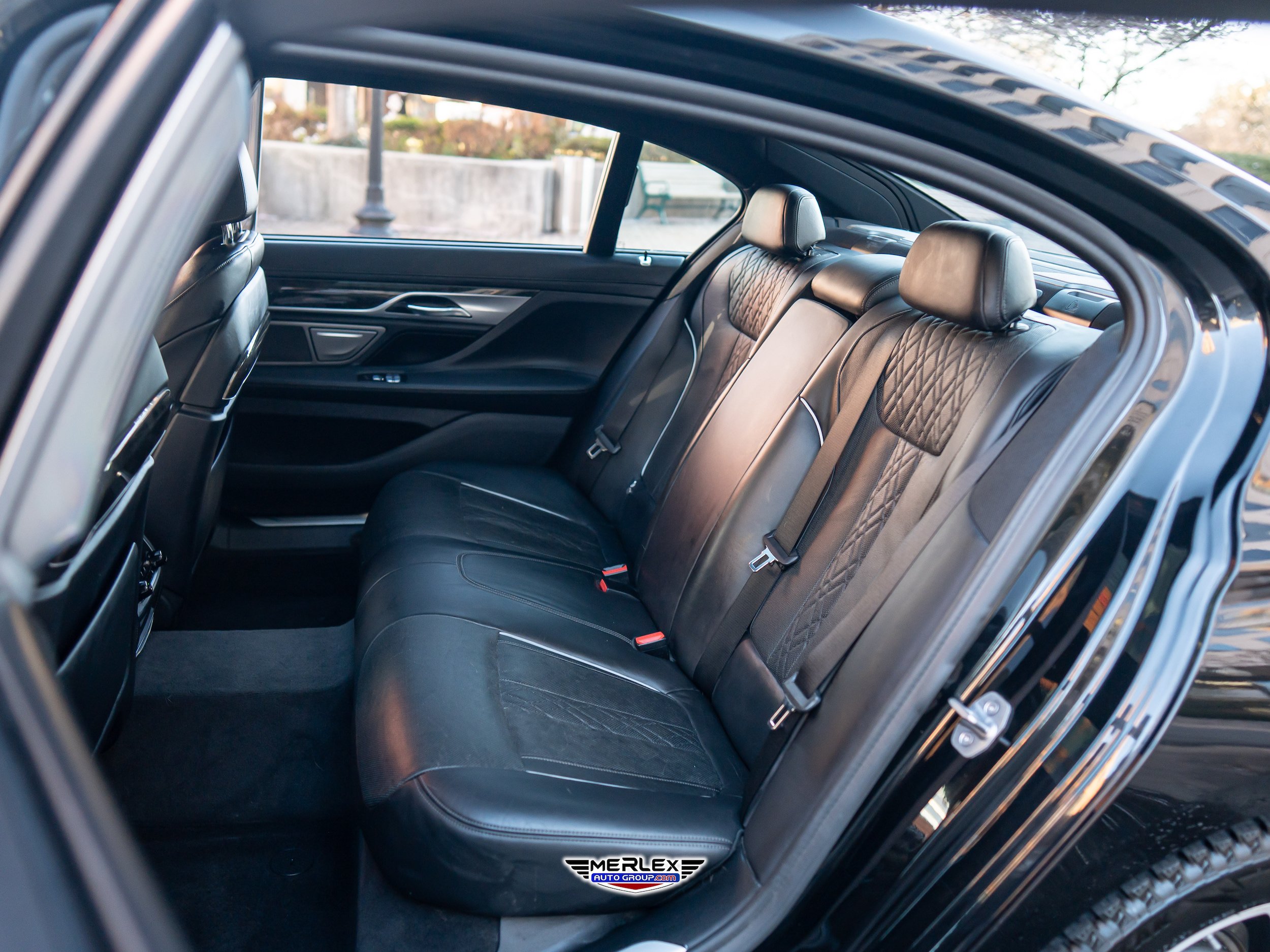Used 2020 BMW 750i xDrive w/ Executive Package AWD/4WD image 20