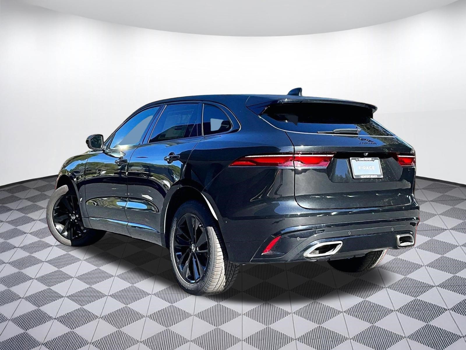 New 2025 Jaguar F-PACE R-Dynamic S AWD/4WD image 3