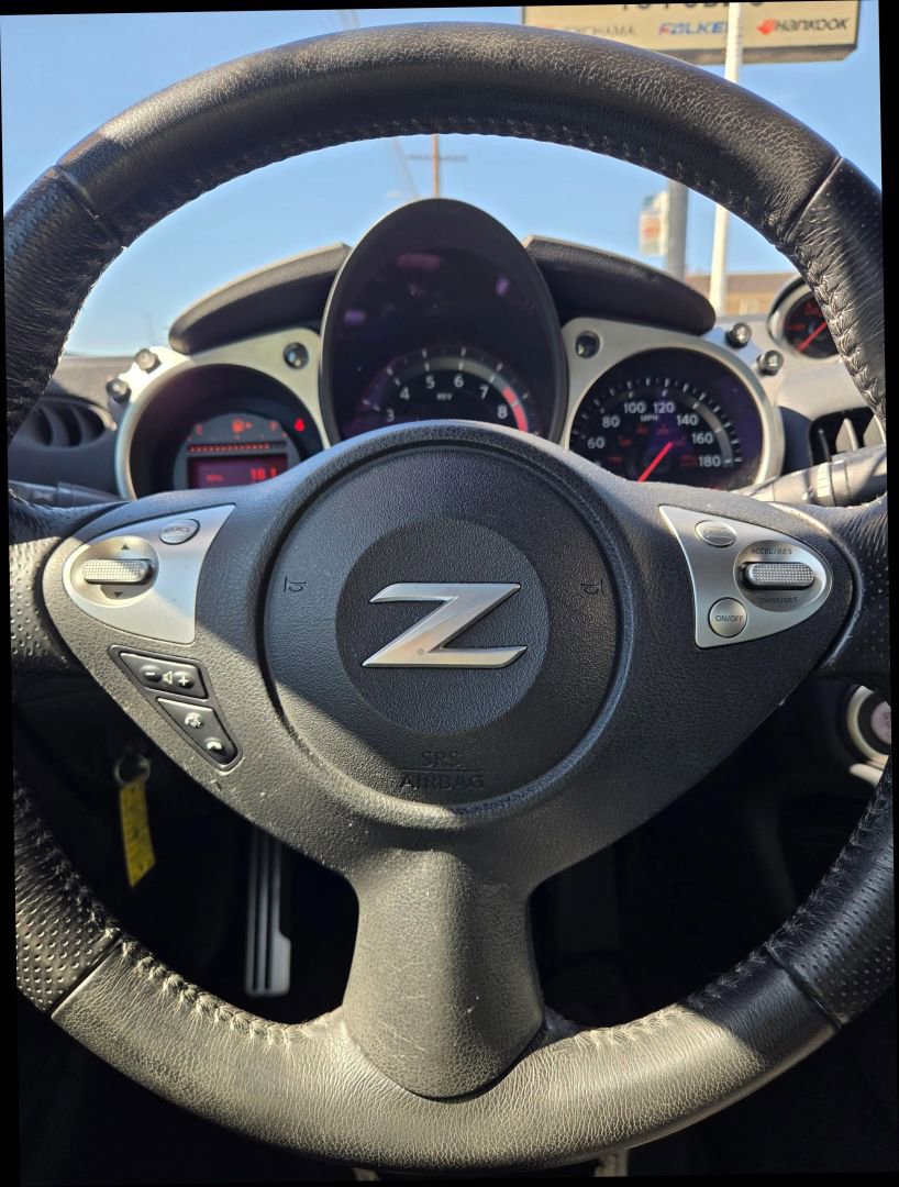 Used 2016 Nissan 370Z Coupe image 19