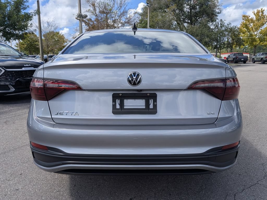 Used 2024 Volkswagen Jetta SE FWD image 5