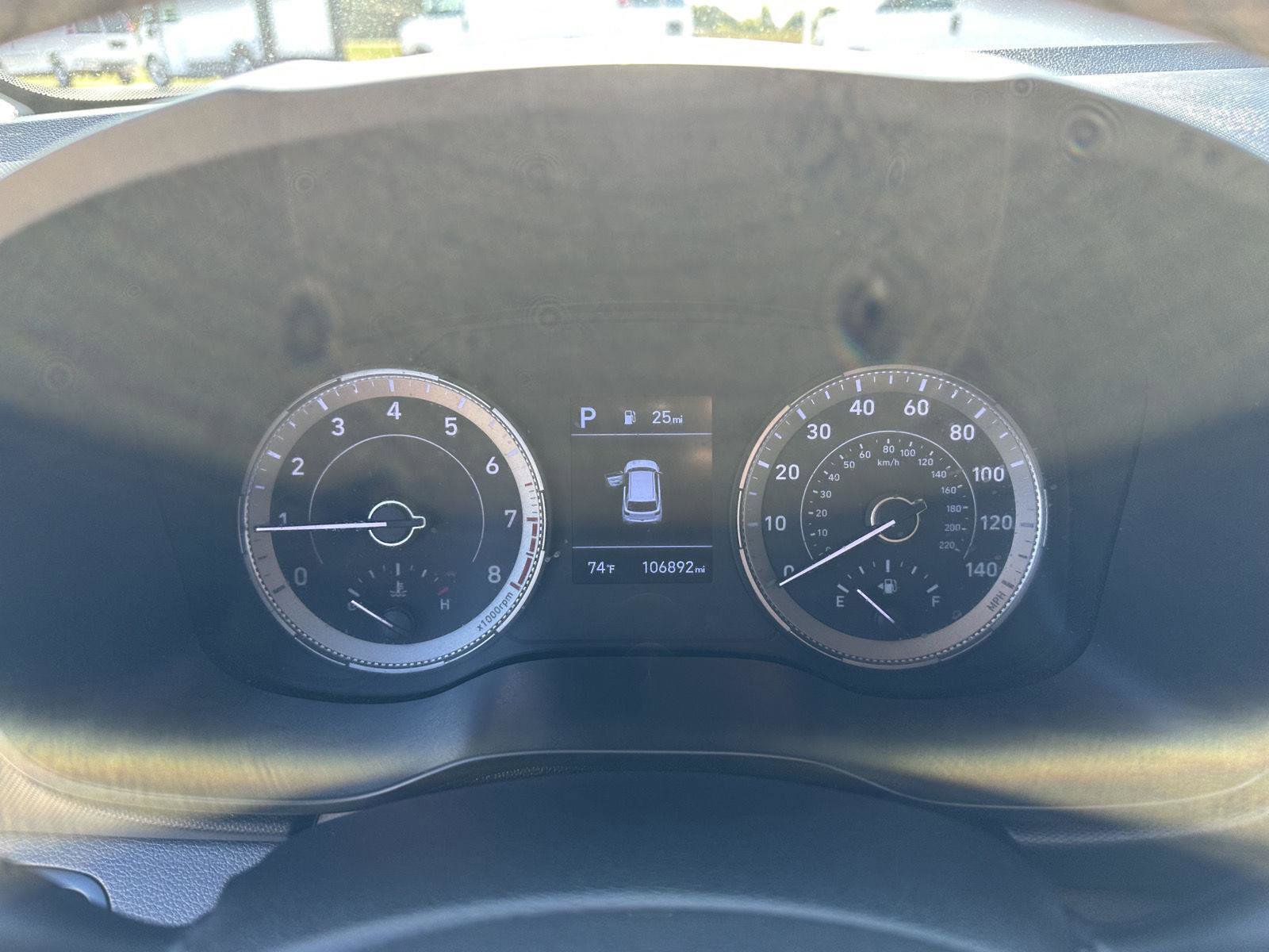 Used 2022 Hyundai Venue Limited image 25