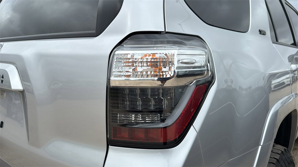 Used 2022 Toyota 4Runner SR5 image 10