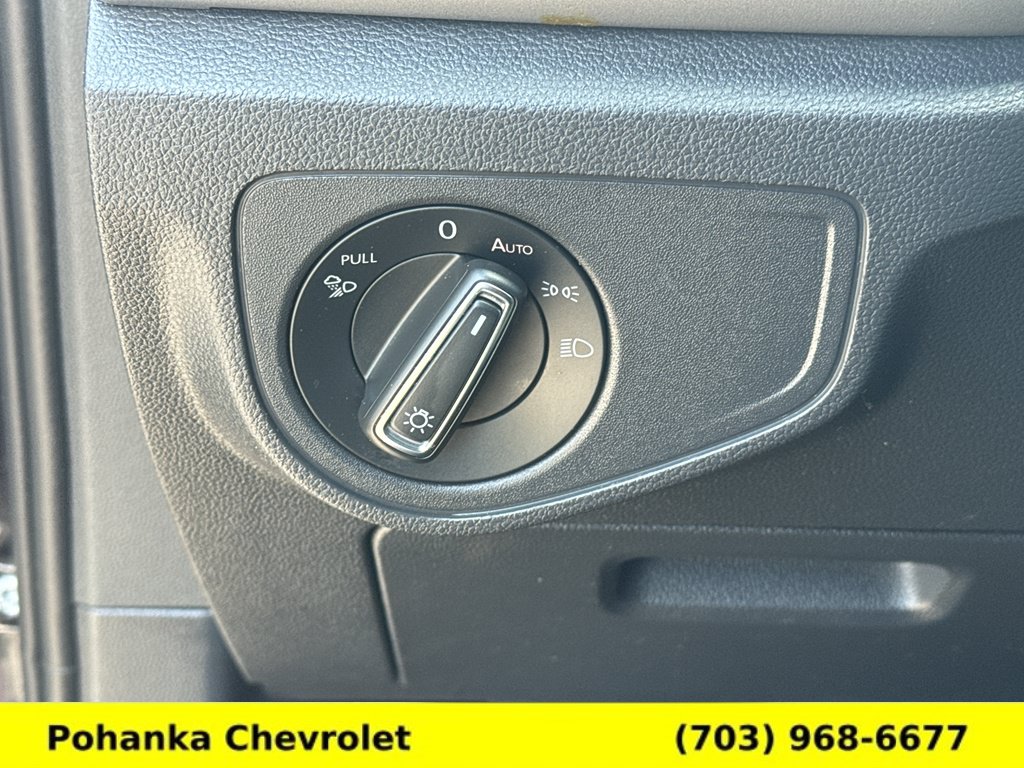 Used 2020 Volkswagen Atlas Cross Sport SE w/ Panoramic Sunroof Package AWD/4WD image 23