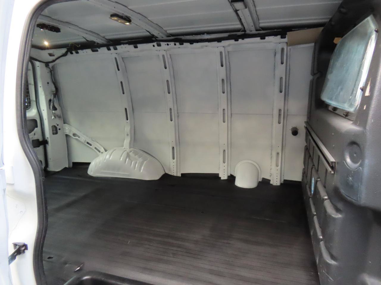 Used 2018 Chevrolet Express 2500 w/ Driver Convenience Package RWD image 14