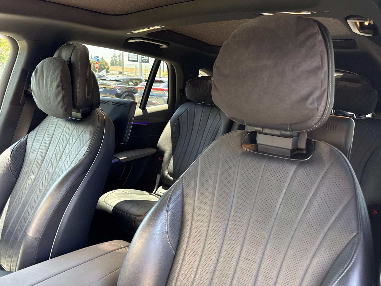 Used 2023 Mercedes-Benz EQS 580 4MATIC SUV w/ Pinnacle Trim Package image 27