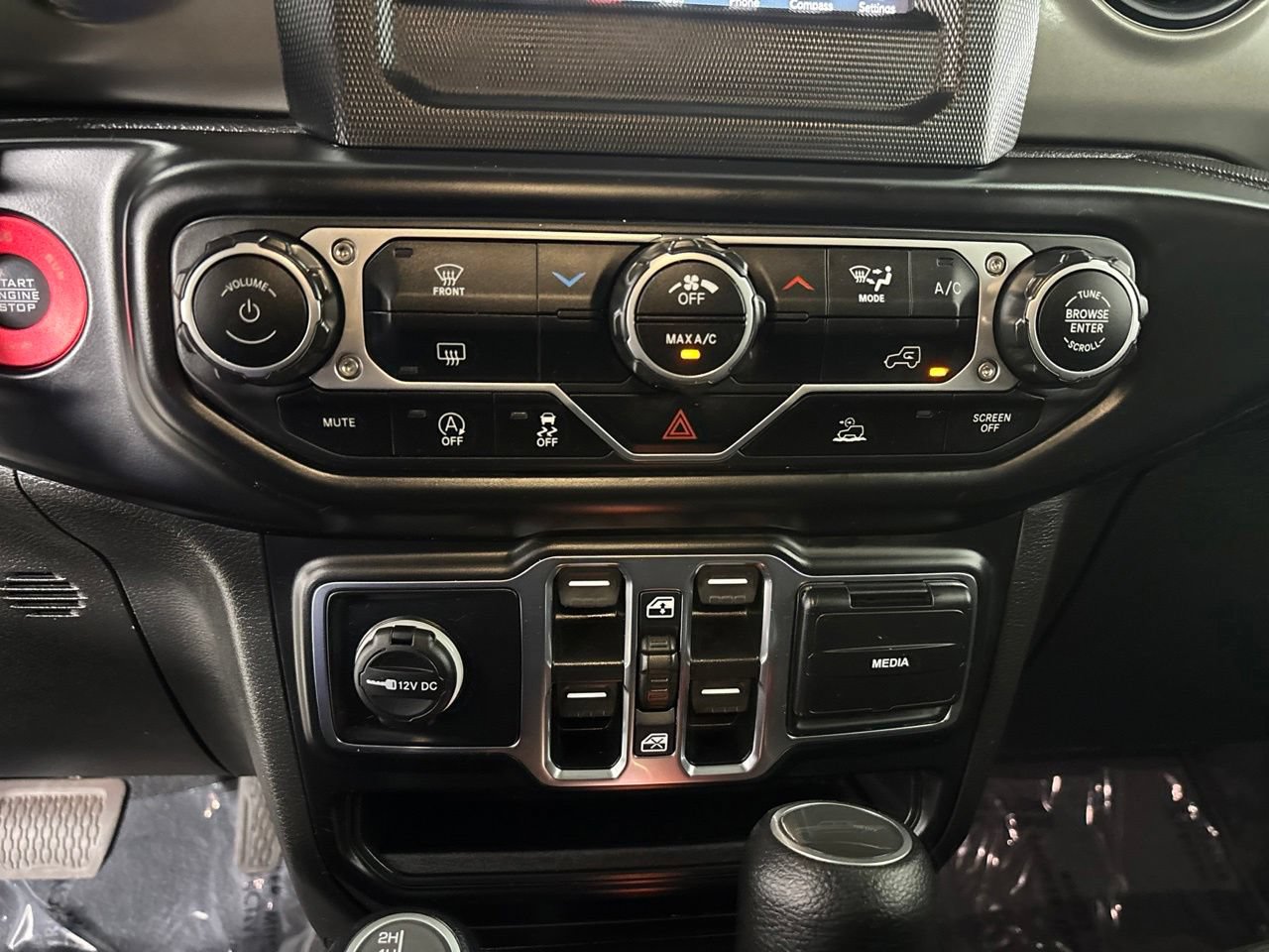 Used 2022 Jeep Gladiator Sport AWD/4WD image 19
