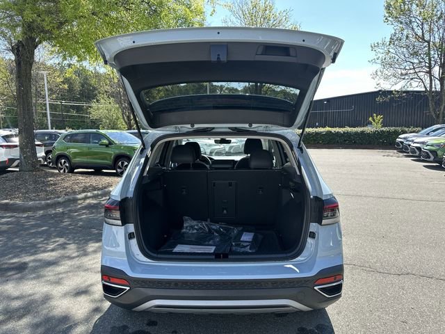 New 2026 Volkswagen Taos SE FWD image 33