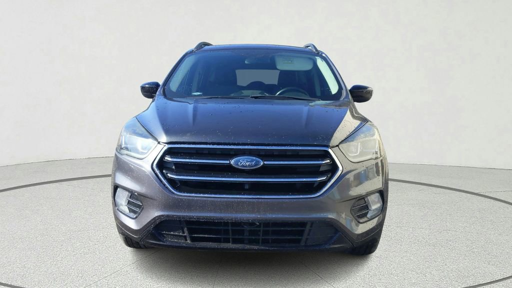 Used 2018 Ford Escape SE w/ SE Sport Appearance Package image 2