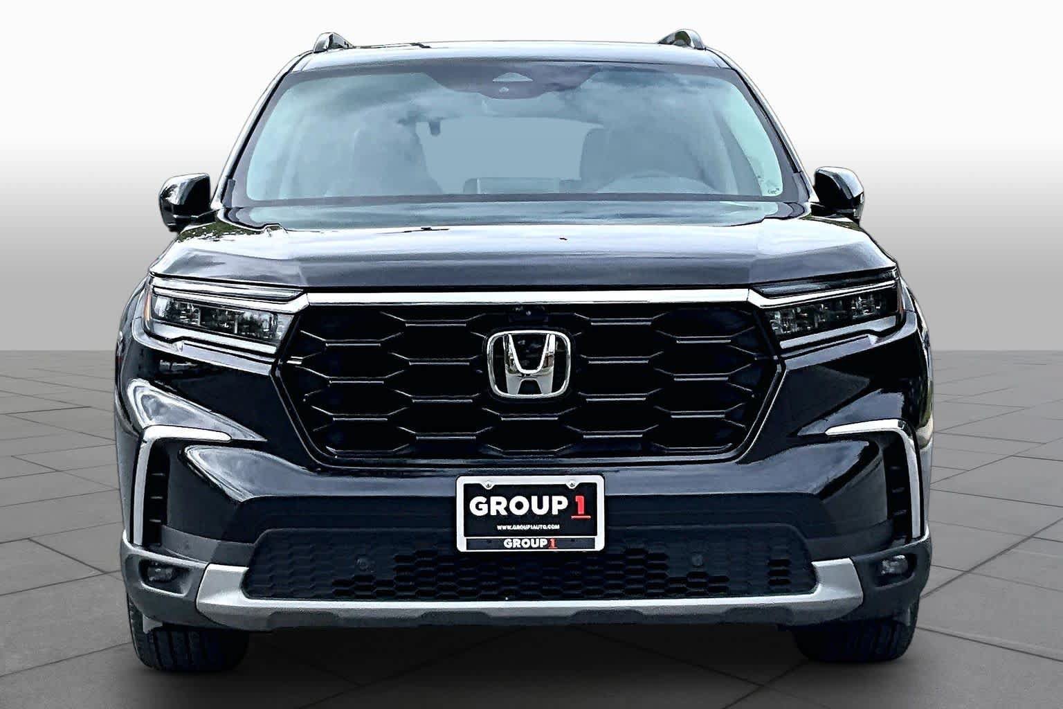 Used 2023 Honda Pilot Elite image 4