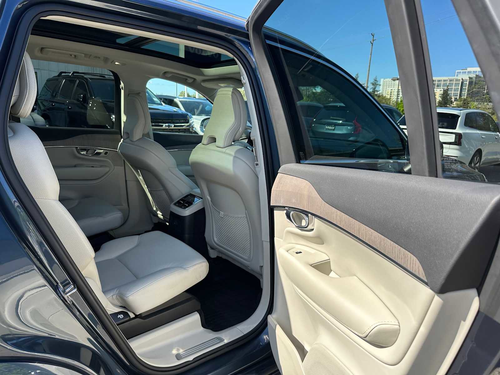 Used 2023 Volvo XC90 T8 Plus w/ Protection Package AWD/4WD image 14