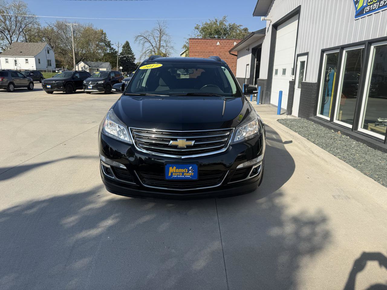 Used 2017 Chevrolet Traverse LT w/ Style and Technology Package AWD/4WD image 2