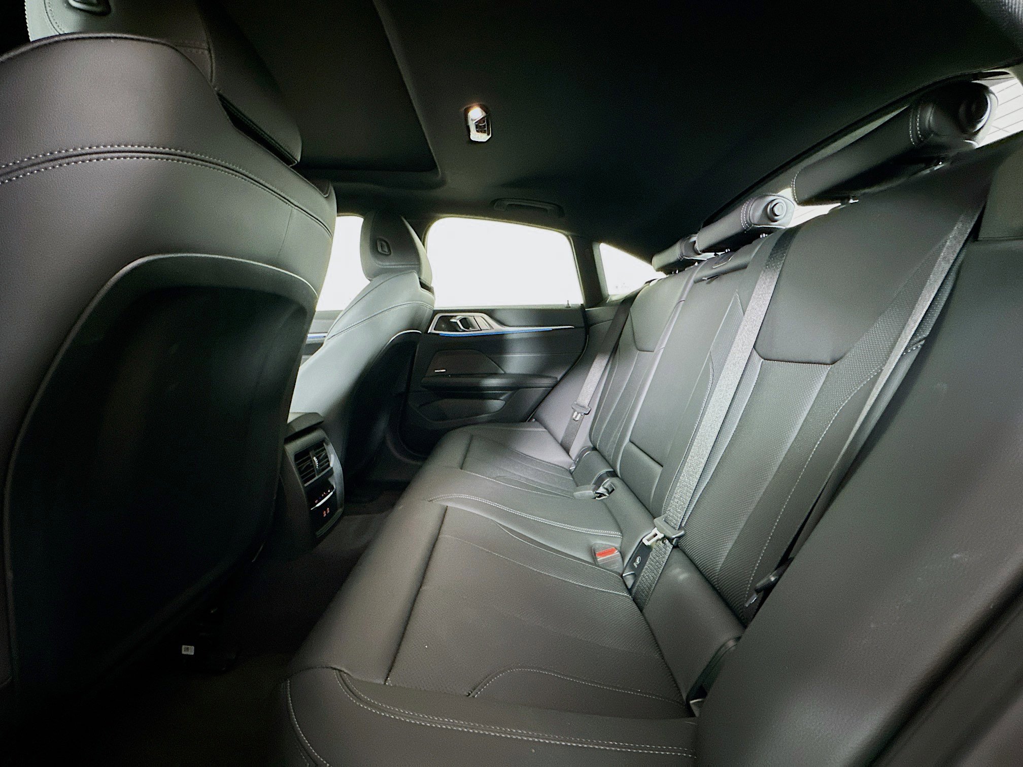 Used 2025 BMW i4 xDrive40i image 29