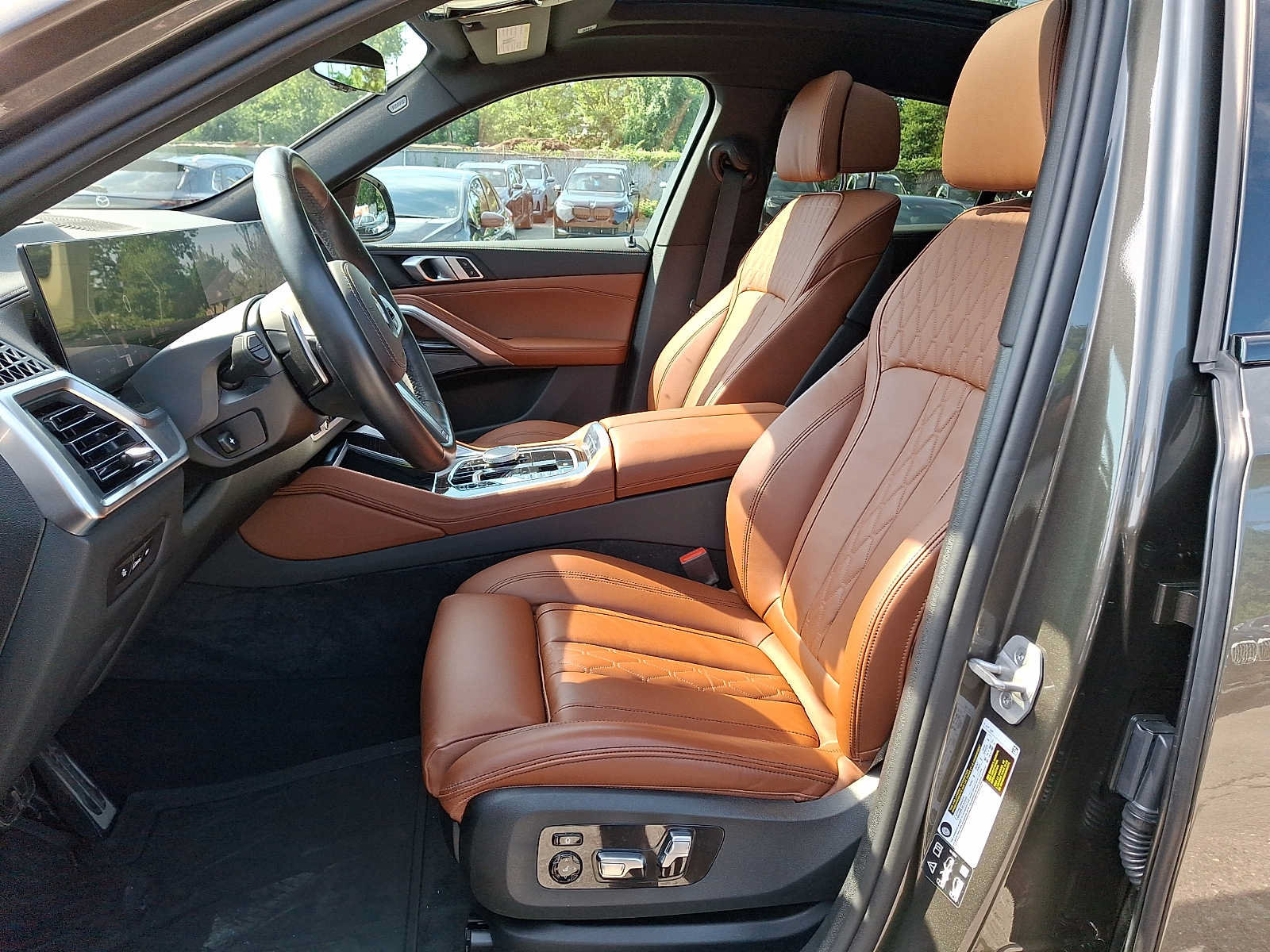 Used 2025 BMW X6 xDrive40i AWD/4WD image 10