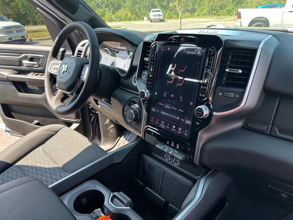 New 2026 RAM 1500 Big Horn AWD/4WD image 33