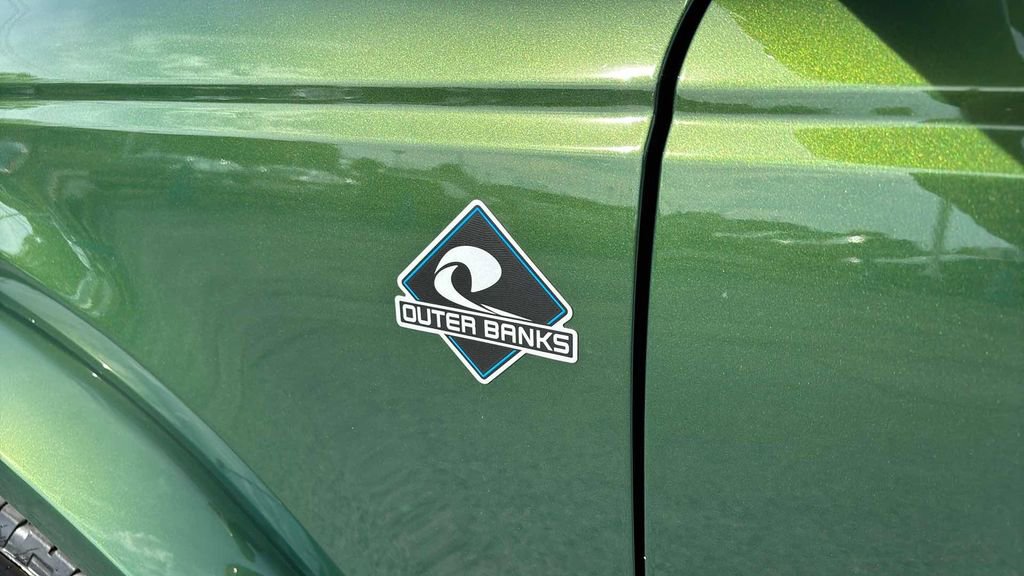 Used 2023 Ford Bronco Outer Banks image 11