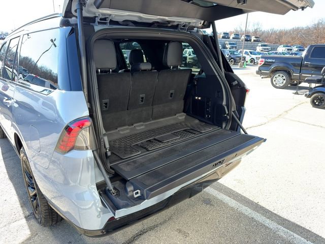 Used 2025 Lincoln Navigator Reserve w/ Jet Appearance Package image 17