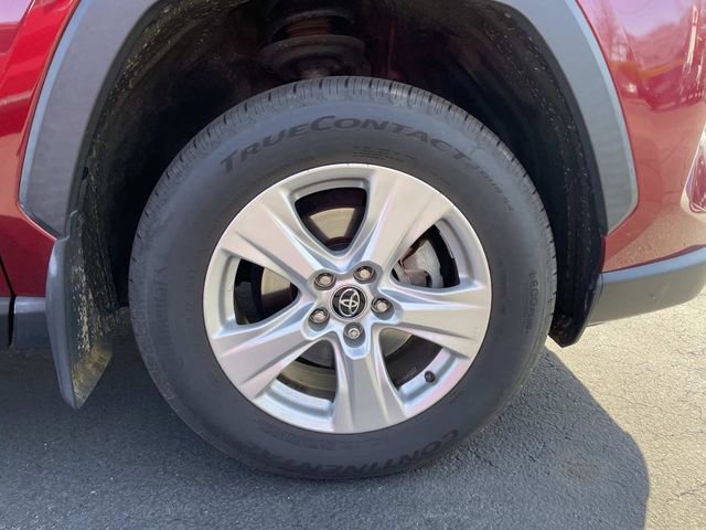 Used 2020 Toyota RAV4 XLE w/ Convenience Package image 9