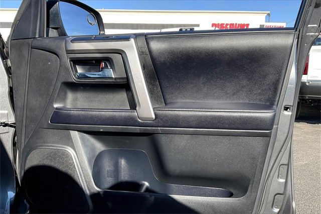 Used 2018 Toyota 4Runner SR5 Premium image 19