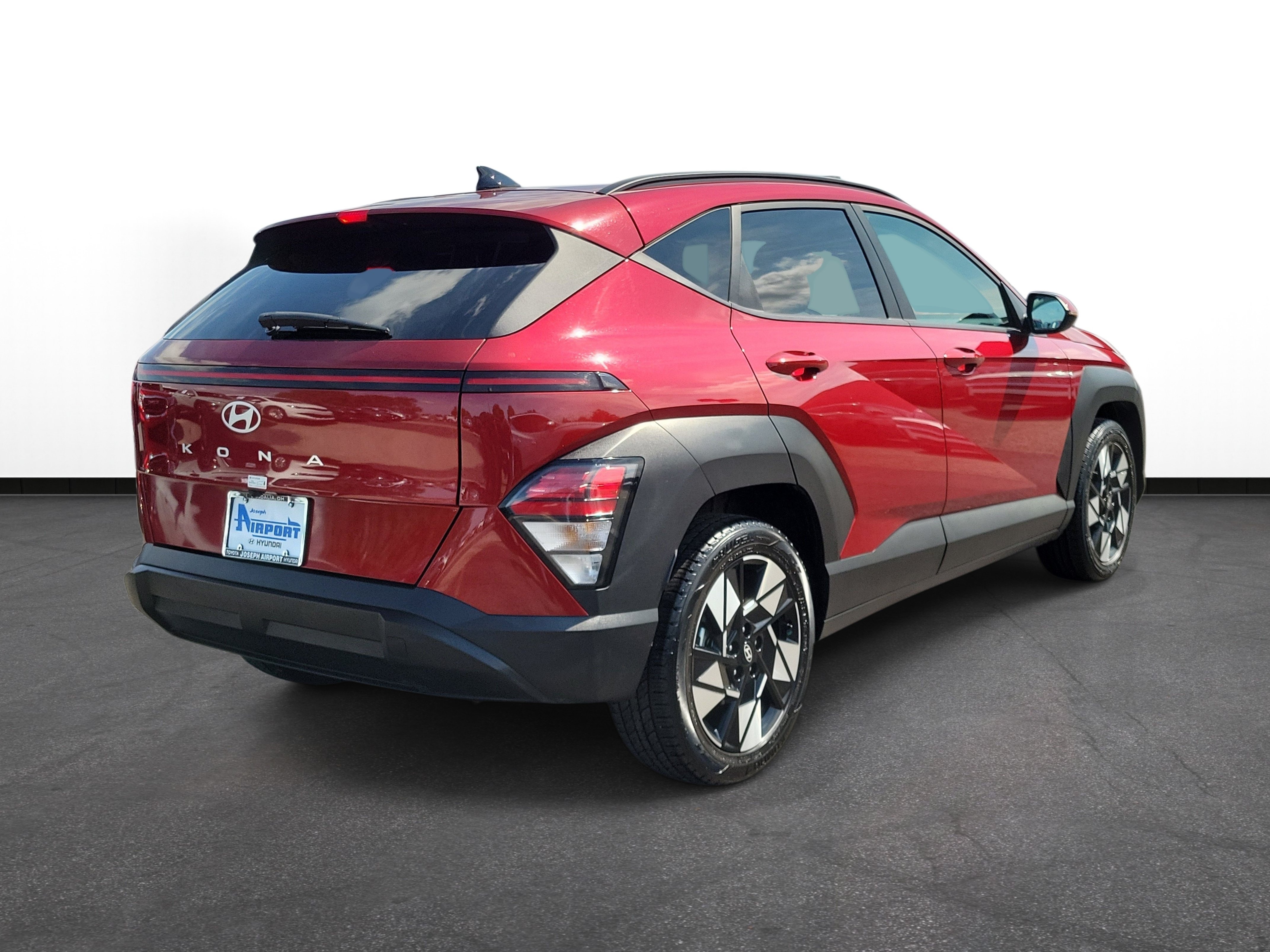 Used 2024 Hyundai Kona SEL FWD image 4