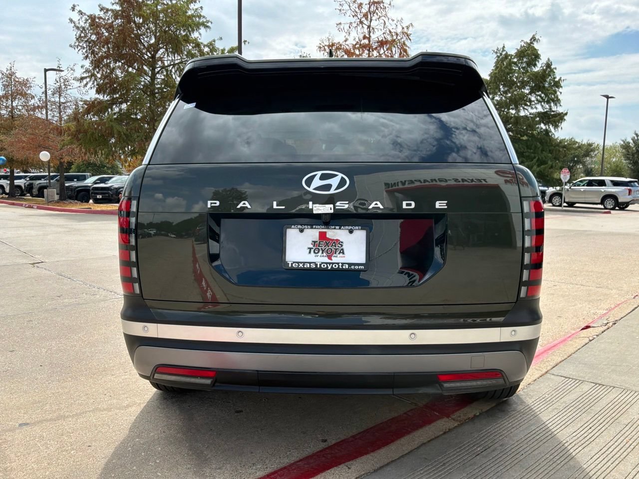 Used 2026 Hyundai Palisade SEL FWD image 7