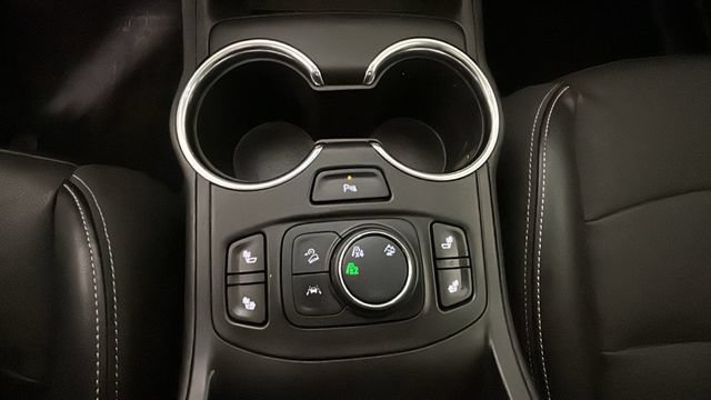 Used 2023 GMC Terrain SLT w/ Infotainment Package II AWD/4WD image 22