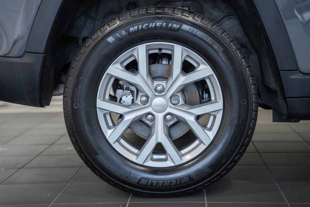 Used 2023 Jeep Grand Cherokee Limited AWD/4WD image 18