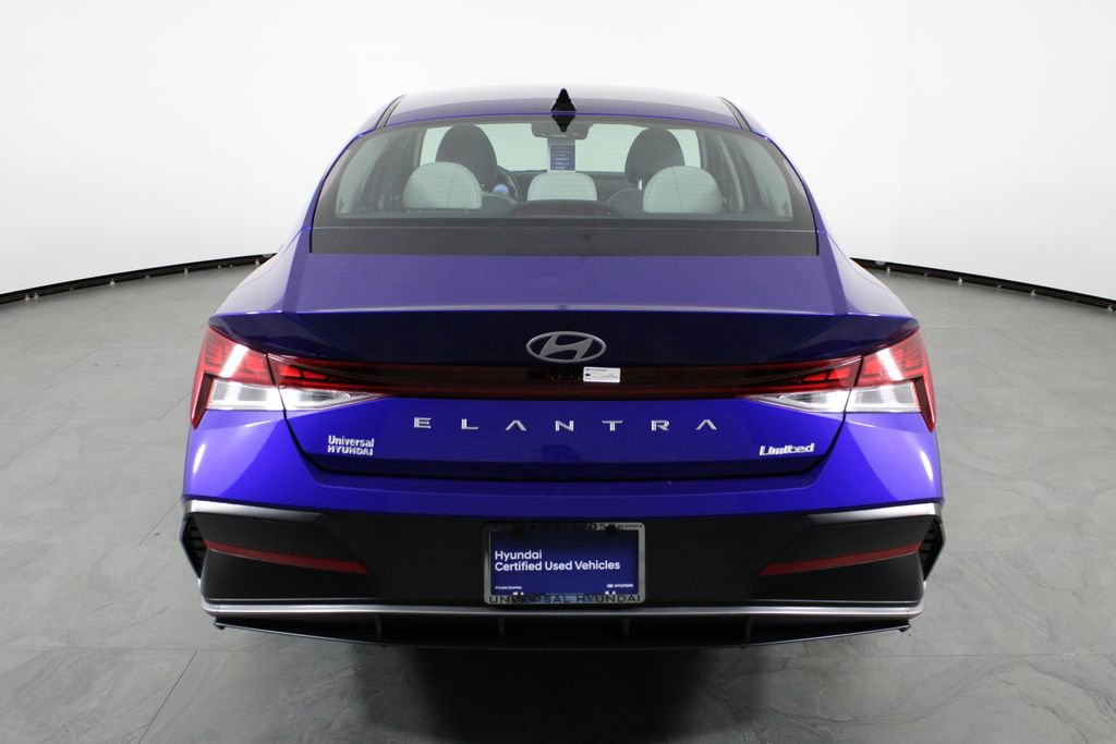 Used 2025 Hyundai Elantra Limited image 9