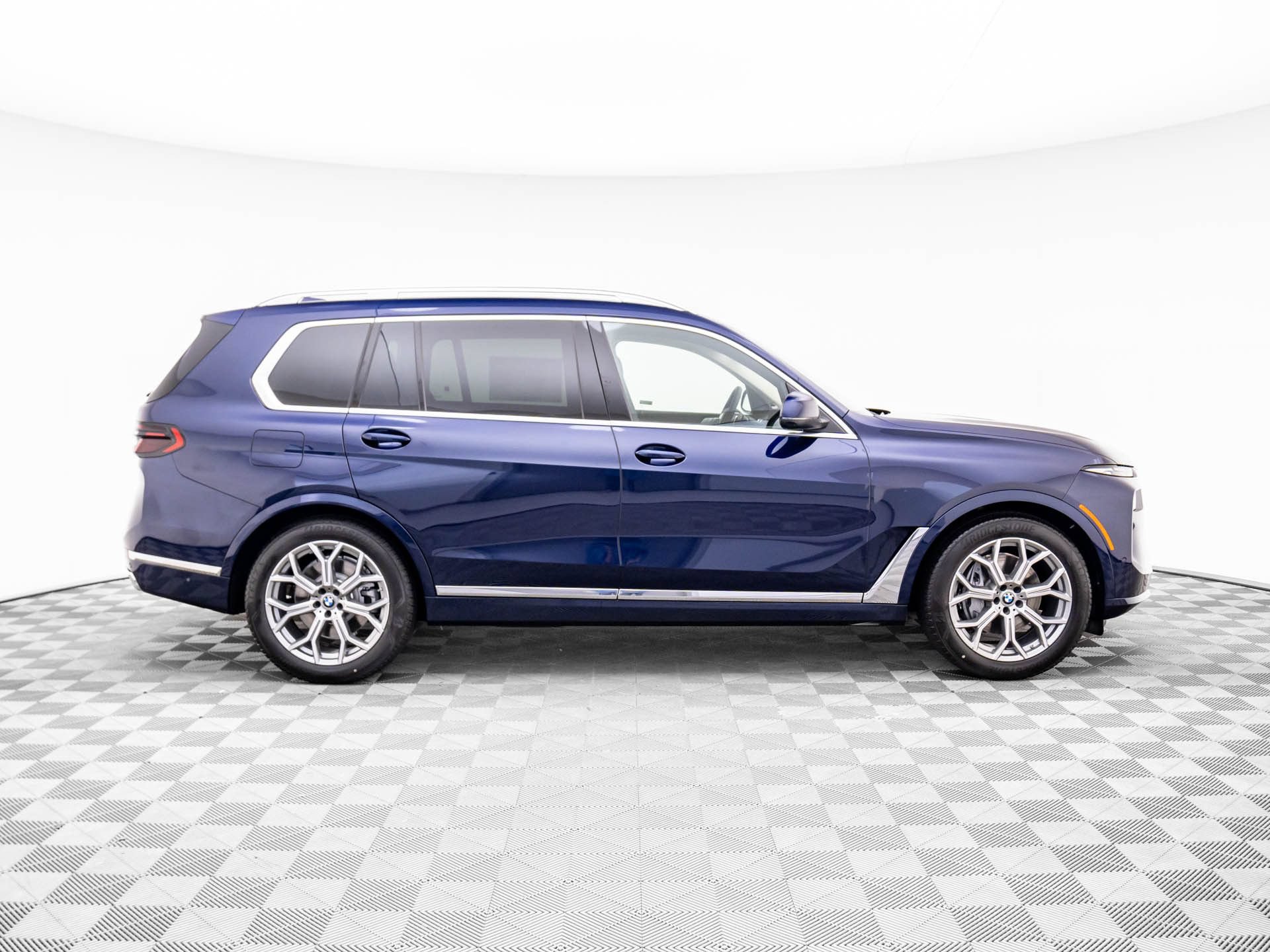 Certified 2026 BMW X7 xDrive40i w/ Premium Package AWD/4WD image 7