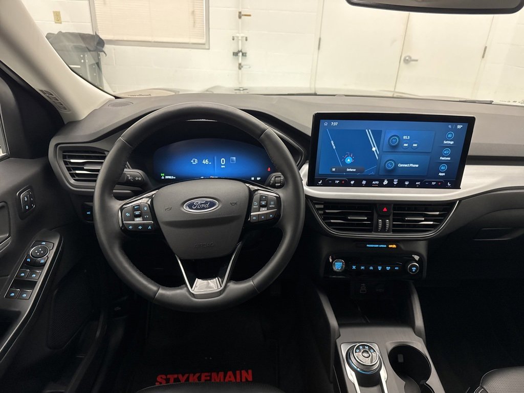 Used 2024 Ford Escape Platinum image 19