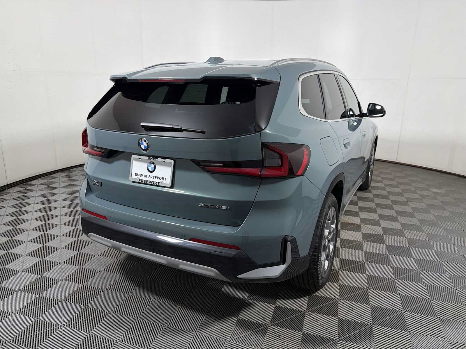 Used 2026 BMW X1 xDrive28i w/ Convenience Package AWD/4WD image 6