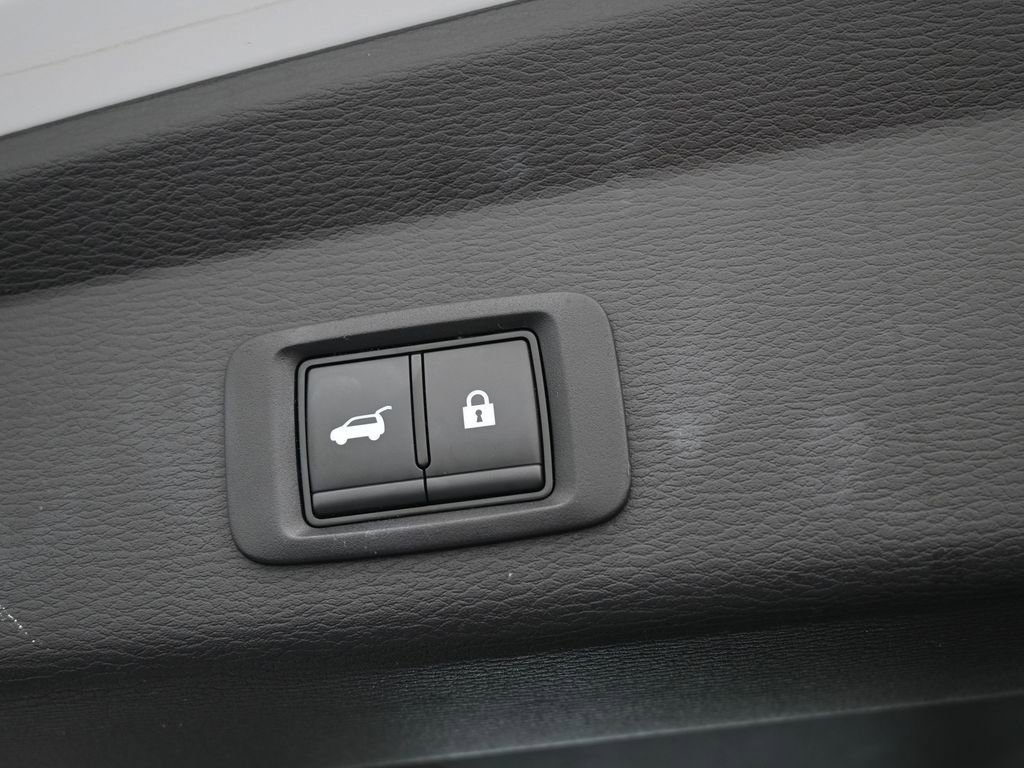 Used 2023 Mitsubishi Outlander SE image 43