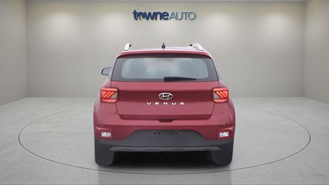 Used 2023 Hyundai Venue Limited image 3