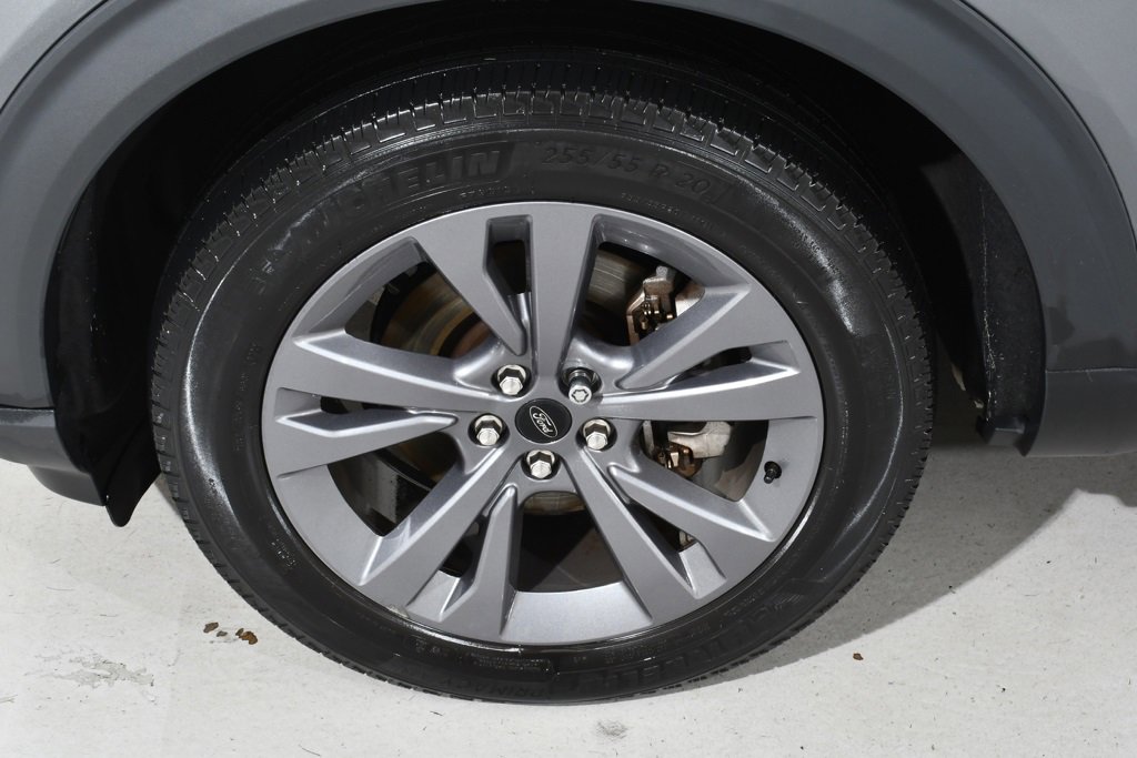 Used 2022 Ford Explorer XLT w/ Equipment Group 202A image 25