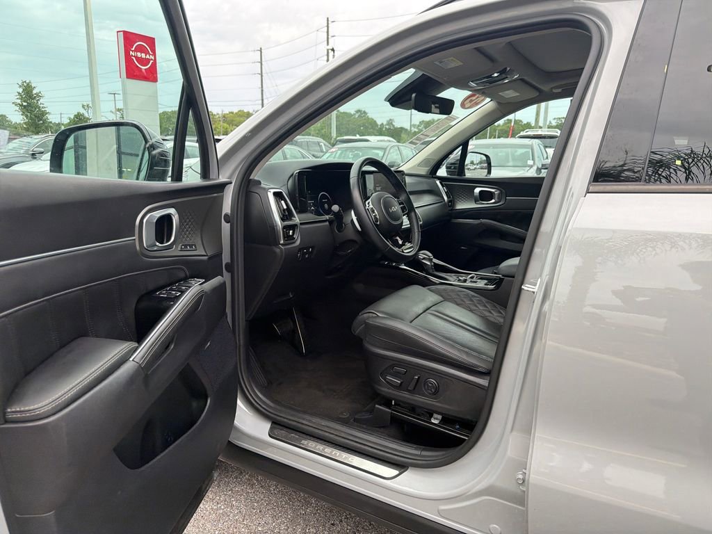 Used 2023 Kia Sorento SX AWD/4WD image 13