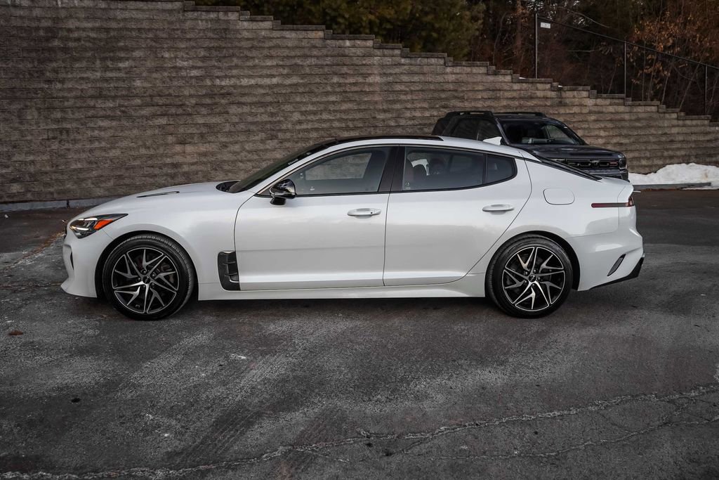Used 2022 Kia Stinger GT-Line w/ Sun & Sound Package image 9