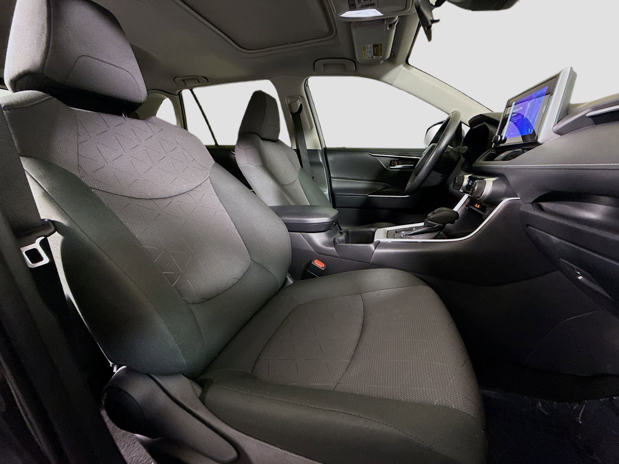 Used 2024 Toyota RAV4 XLE w/ Convenience Package image 29