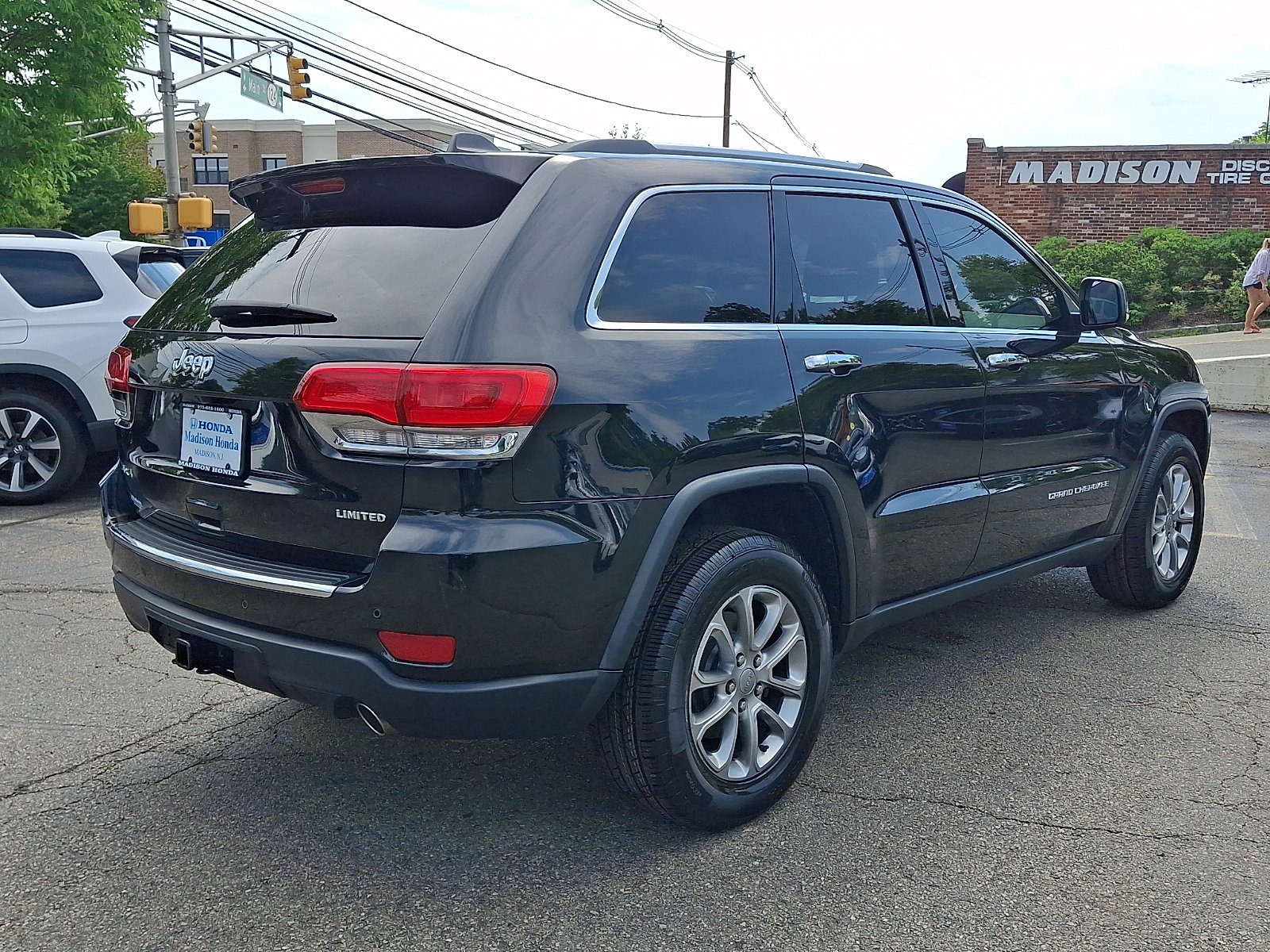 Used 2016 Jeep Grand Cherokee Limited AWD/4WD image 4