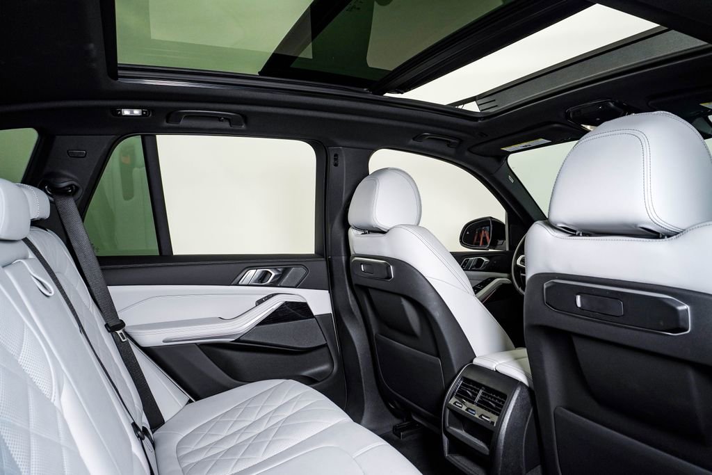 Used 2024 BMW X5 xDrive40i w/ M Sport Package image 16