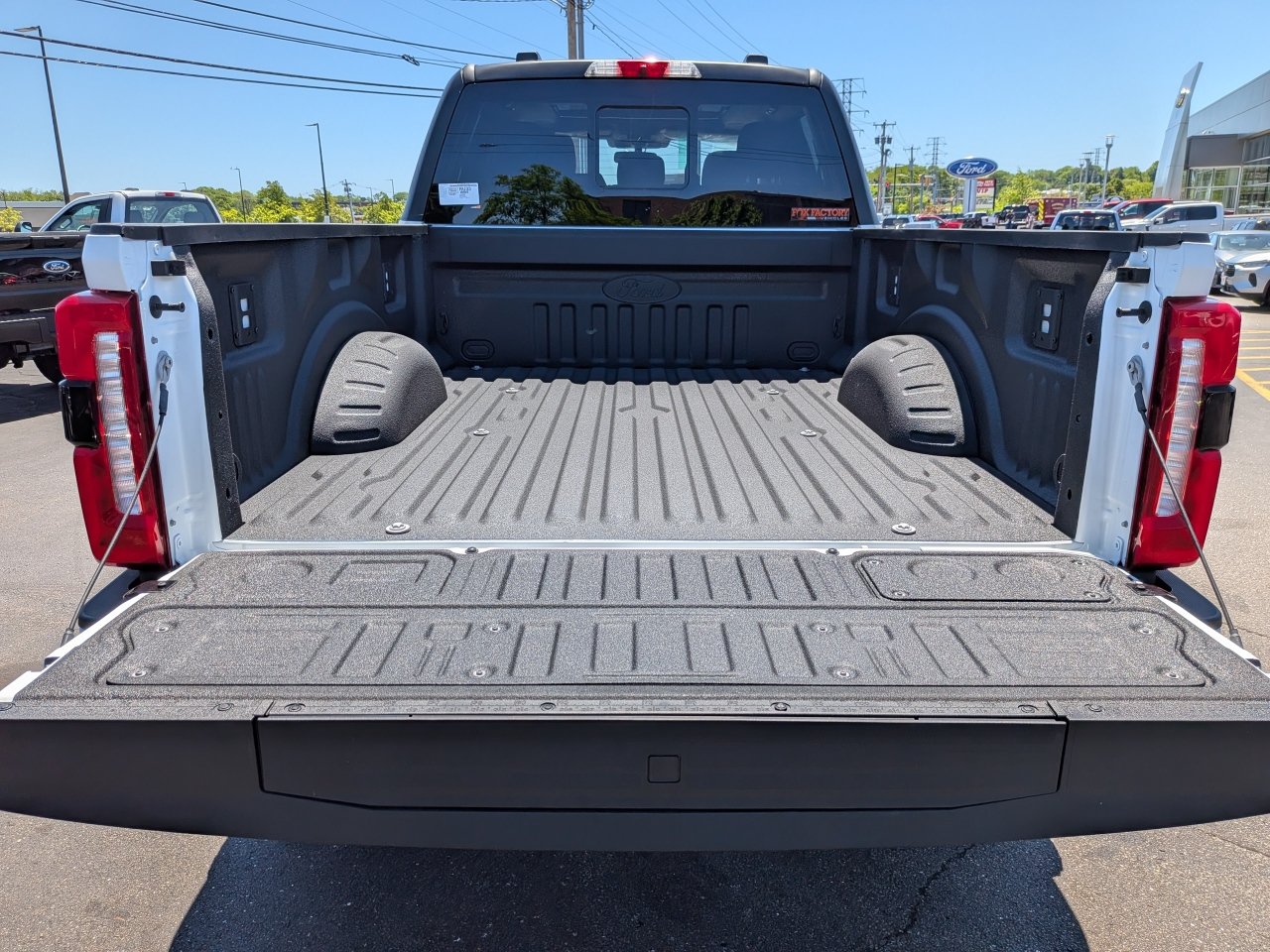 New 2026 Ford F250 Lariat w/ Black Appearance Package AWD/4WD image 13
